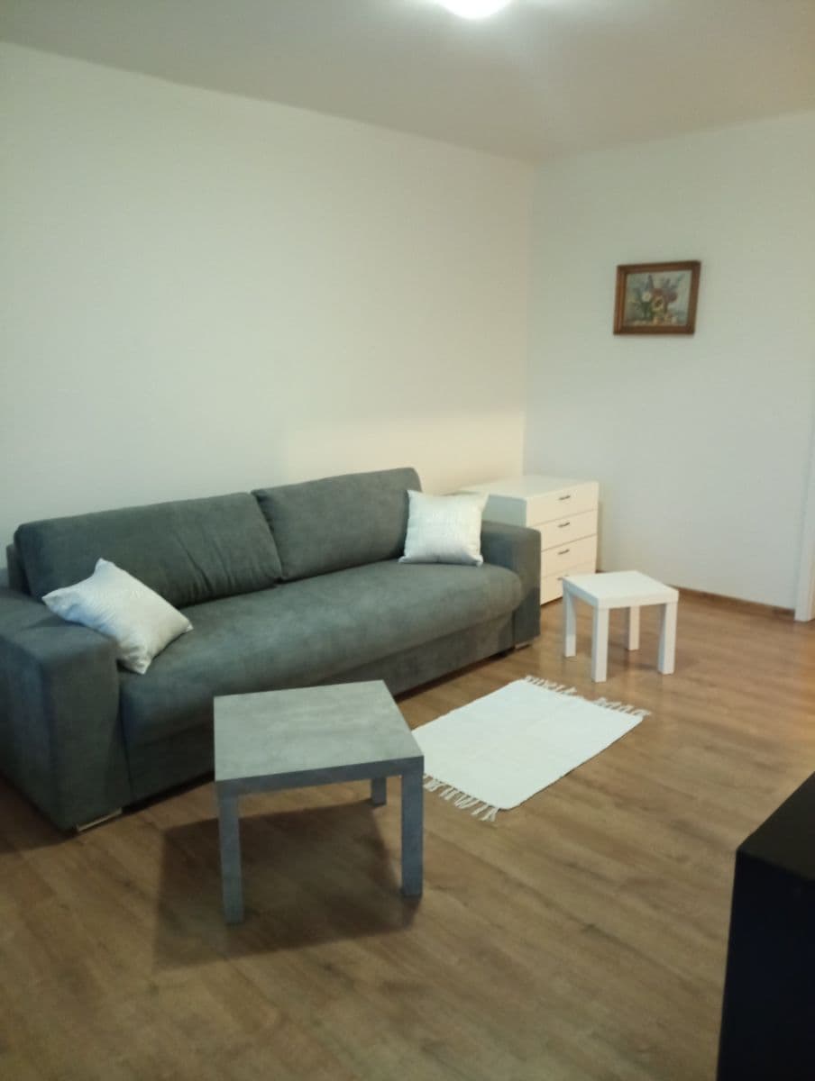 Prenájom bytu 3-izbový 68 m², Rustaveliho, Rača, Bratislavský kraj Prenájom bytu 3-izbový 68 m², Rustaveliho, Rača, Bratislavský kraj