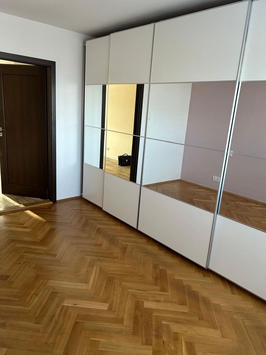 Prenájom bytu 4-izbový 76 m², Bělčická, Praha, Praha Prenájom bytu 4-izbový 76 m², Bělčická, Praha, Praha