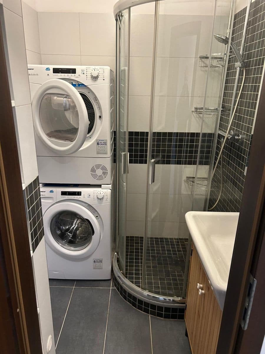 Prenájom bytu 4-izbový 76 m², Bělčická, Praha, Praha Prenájom bytu 4-izbový 76 m², Bělčická, Praha, Praha