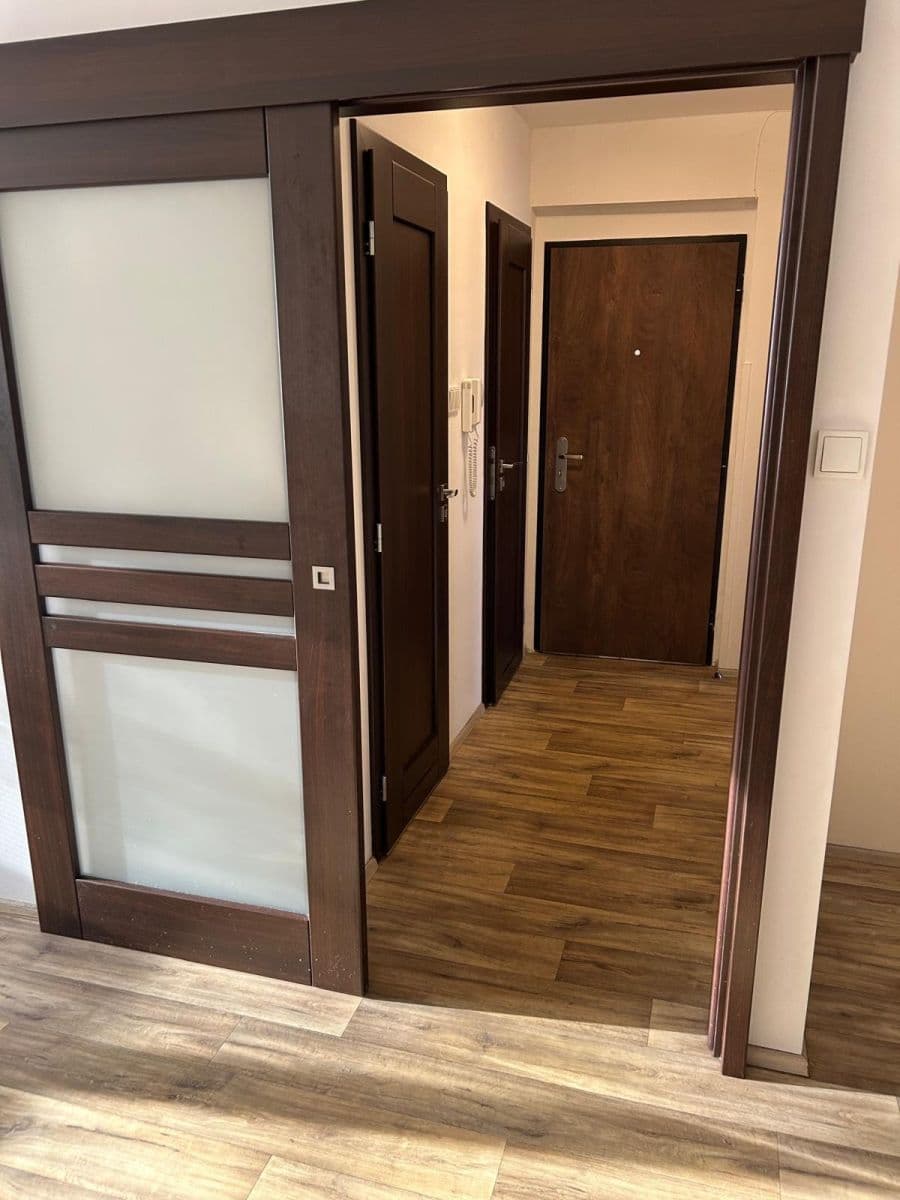 Prenájom bytu 4-izbový 76 m², Bělčická, Praha, Praha Prenájom bytu 4-izbový 76 m², Bělčická, Praha, Praha