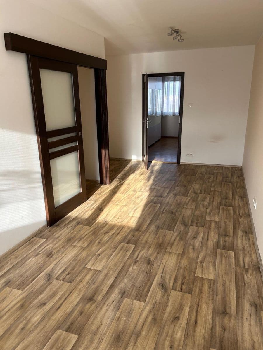 Prenájom bytu 4-izbový 76 m², Bělčická, Praha, Praha Prenájom bytu 4-izbový 76 m², Bělčická, Praha, Praha