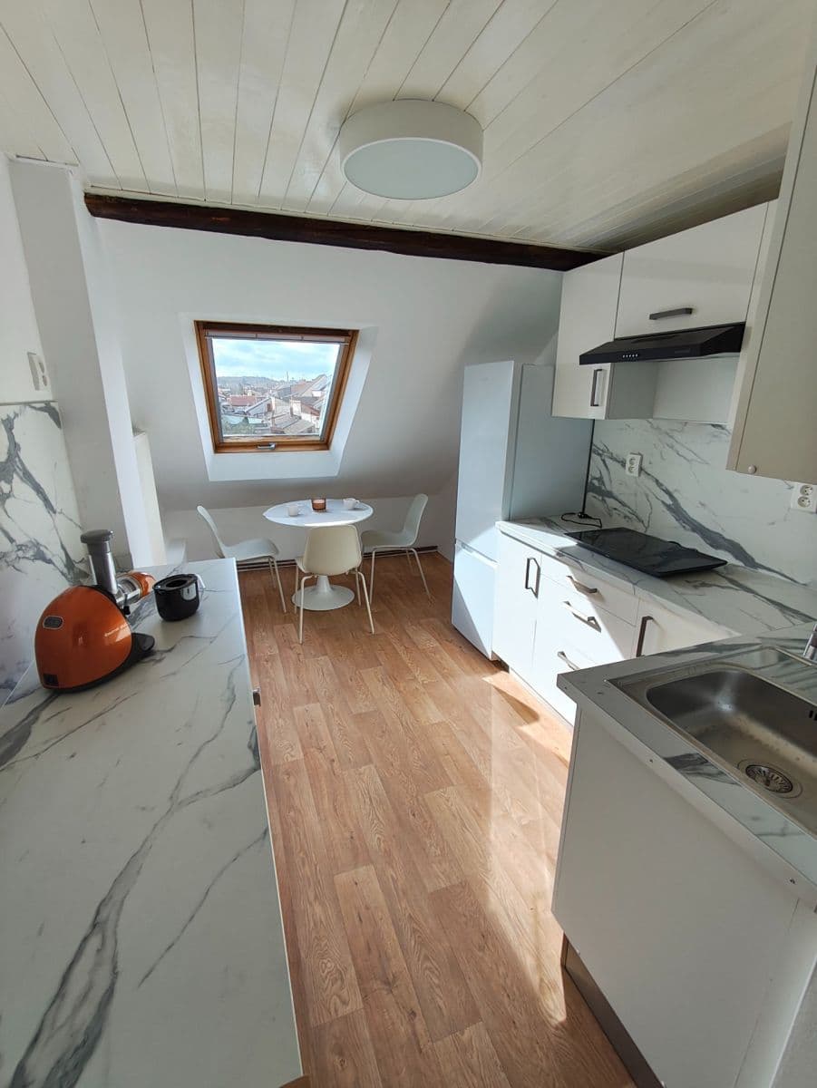 Prenájom bytu 1-izbový 42 m², Svojsíkova, Kladno, Středočeský kraj Prenájom bytu 1-izbový 42 m², Svojsíkova, Kladno, Středočeský kraj