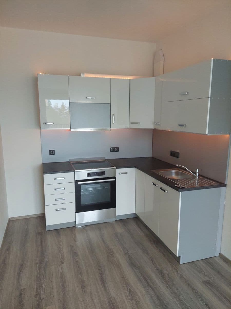 Prenájom bytu 2-izbový 55 m², Františka Kováříka, Plzeň, Plzeňský kraj Prenájom bytu 2-izbový 55 m², Františka Kováříka, Plzeň, Plzeňský kraj