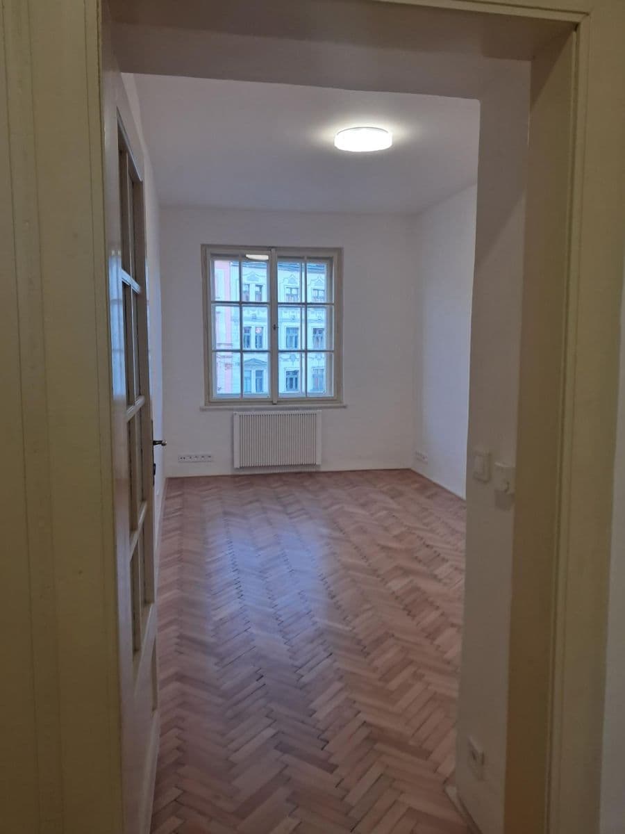 Prenájom bytu 2-izbový 65 m², Kodaňská, Praha, Praha Prenájom bytu 2-izbový 65 m², Kodaňská, Praha, Praha