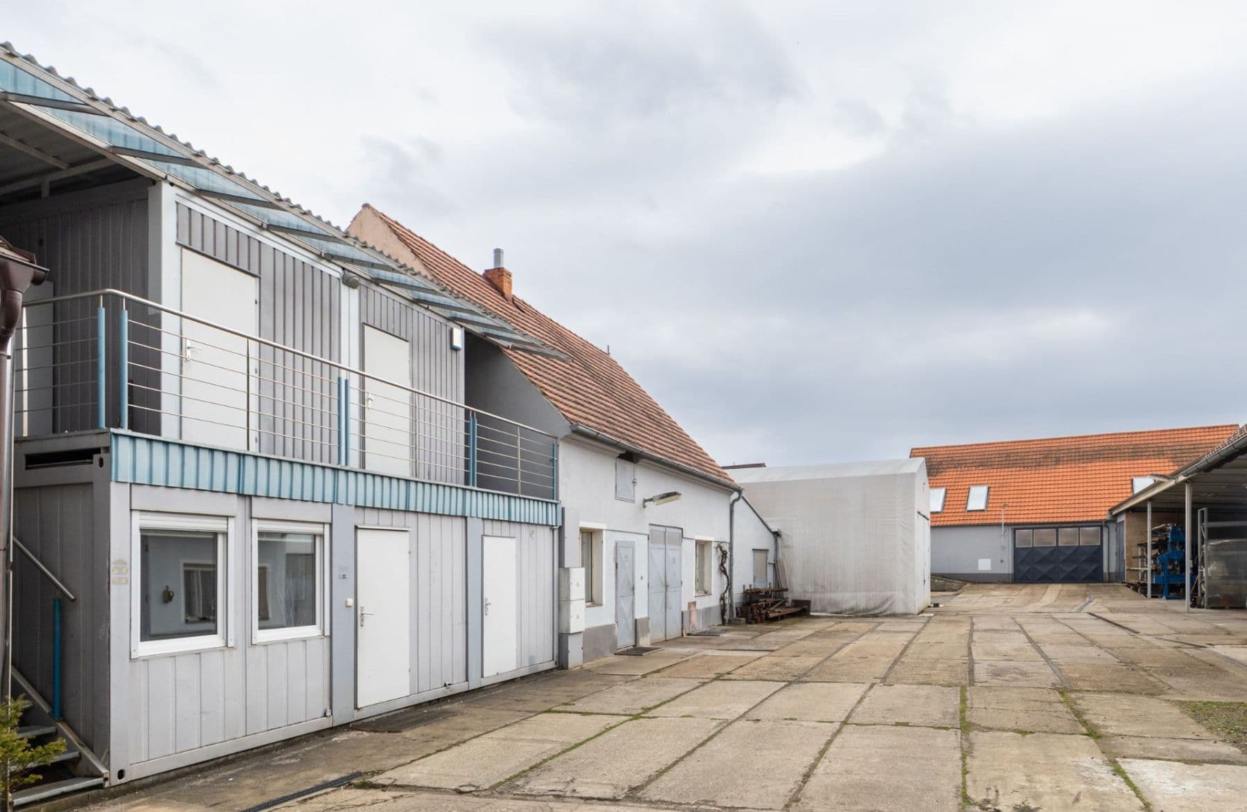 Prenájom nebytového priestoru 700 m², Dnešice, Plzeňský kraj Prenájom nebytového priestoru 700 m², Dnešice, Plzeňský kraj