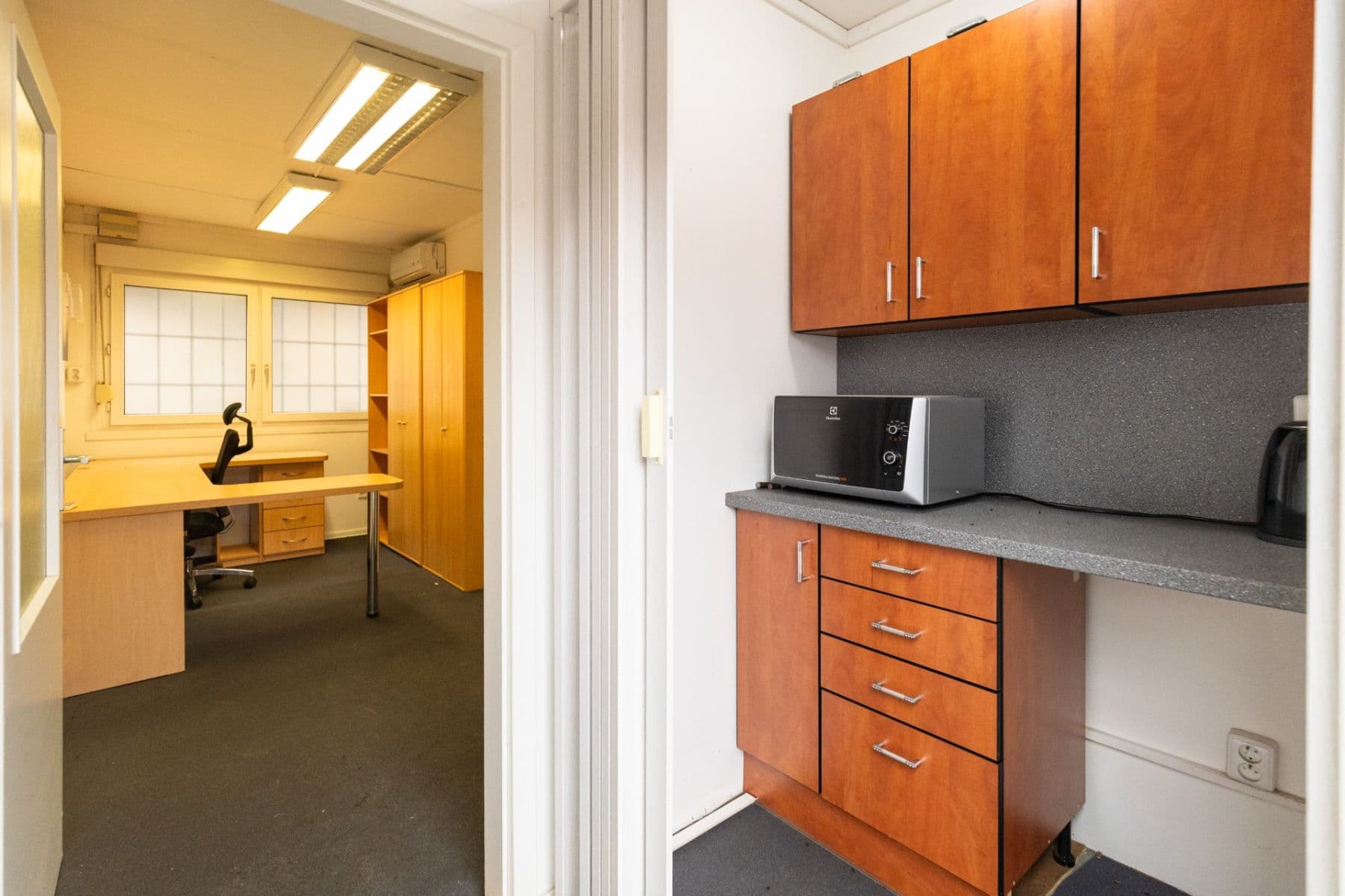 Prenájom nebytového priestoru 700 m², Dnešice, Plzeňský kraj Prenájom nebytového priestoru 700 m², Dnešice, Plzeňský kraj