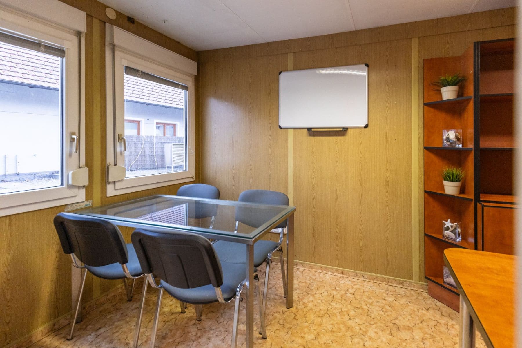 Prenájom nebytového priestoru 700 m², Dnešice, Plzeňský kraj Prenájom nebytového priestoru 700 m², Dnešice, Plzeňský kraj