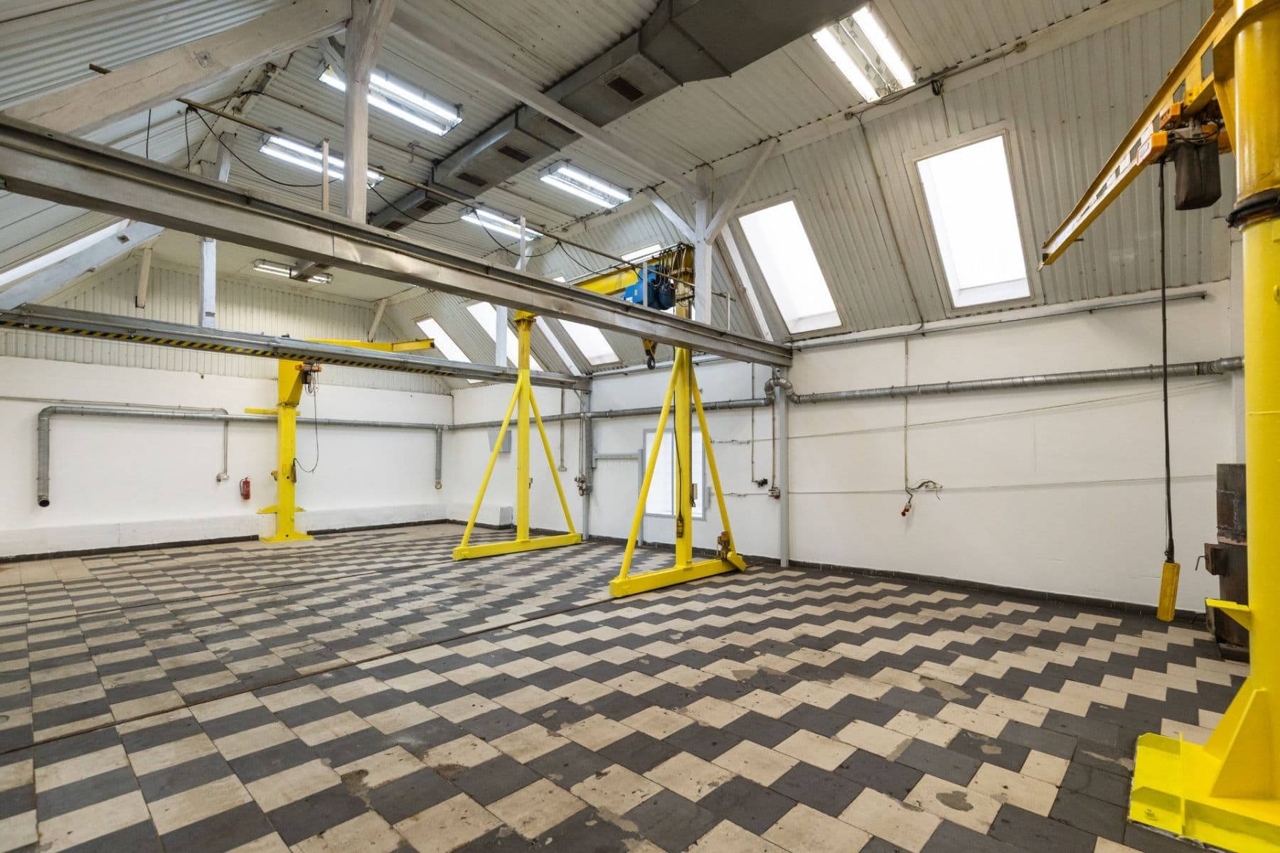 Prenájom nebytového priestoru 700 m², Dnešice, Plzeňský kraj Prenájom nebytového priestoru 700 m², Dnešice, Plzeňský kraj