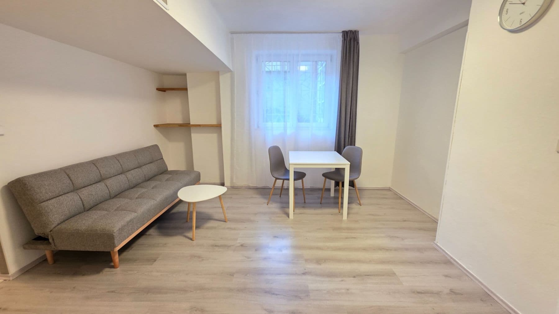Prenájom bytu 2-izbový 40 m², Slezská, Praha, Praha Prenájom bytu 2-izbový 40 m², Slezská, Praha, Praha