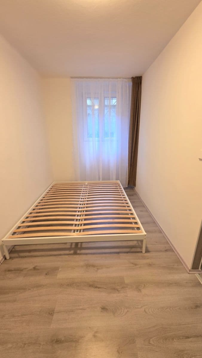 Prenájom bytu 2-izbový 40 m², Slezská, Praha, Praha Prenájom bytu 2-izbový 40 m², Slezská, Praha, Praha