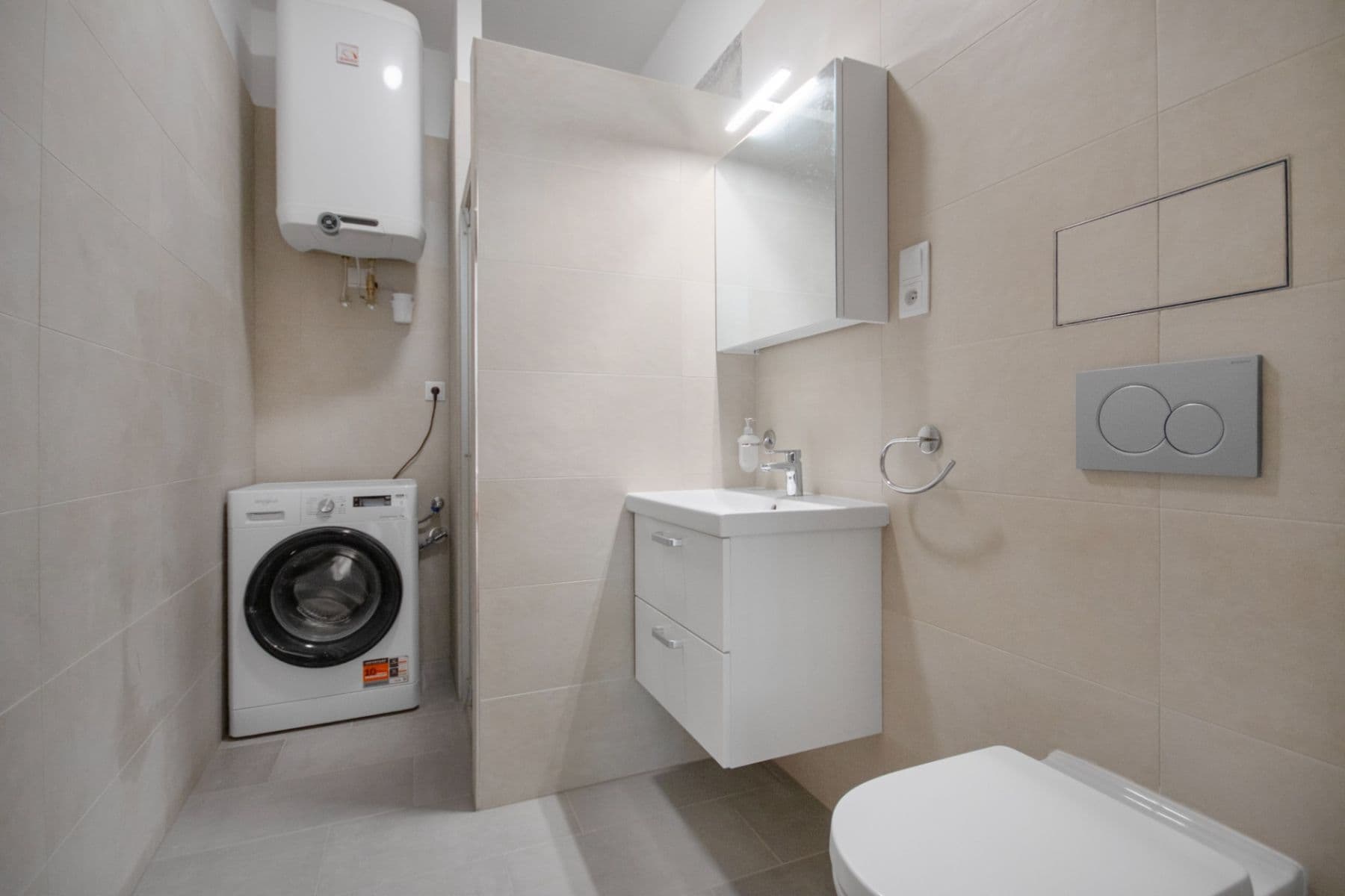 Prenájom bytu 1-izbový 27 m², Bělehradská, Praha, Praha Prenájom bytu 1-izbový 27 m², Bělehradská, Praha, Praha