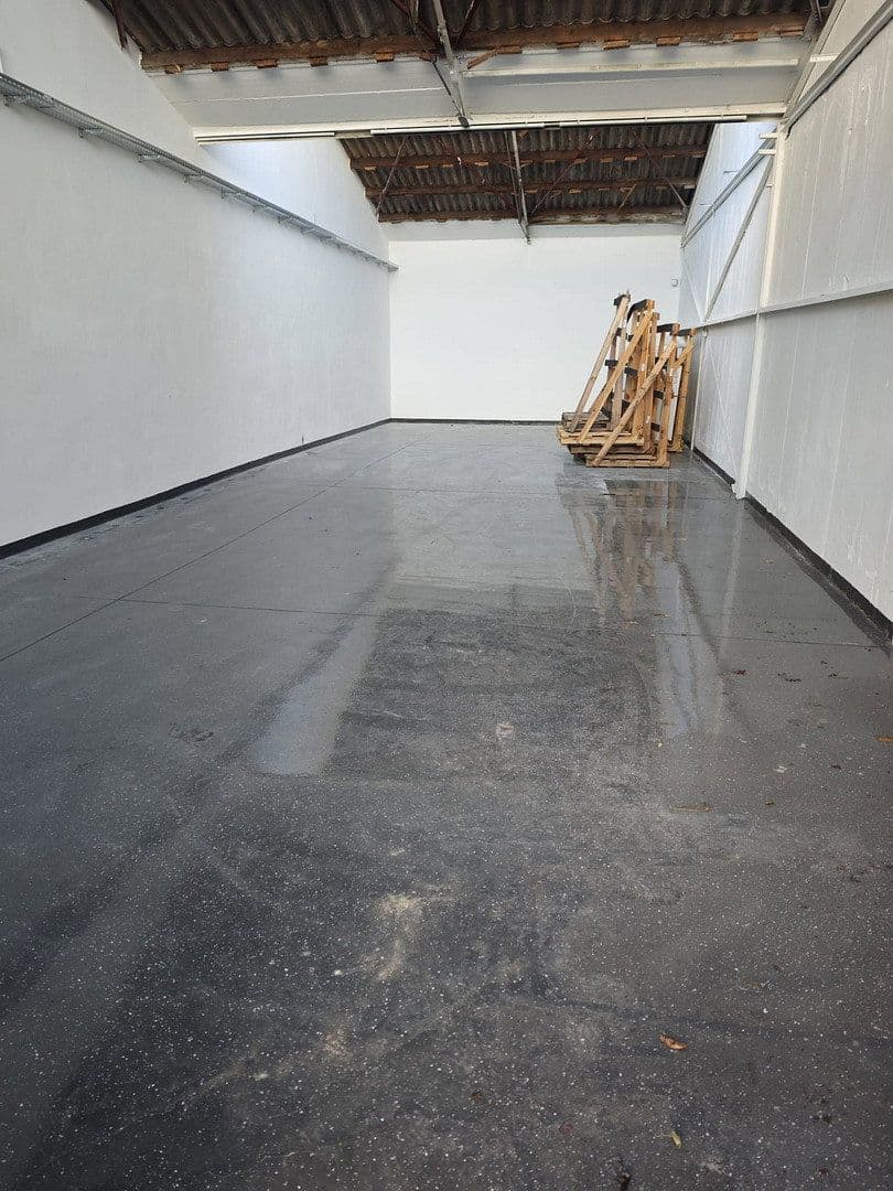 Prenájom nebytového priestoru 130 m², Karlsruhe, Bádensko-Wurttembersko Prenájom nebytového priestoru 130 m², Karlsruhe, Bádensko-Wurttembersko