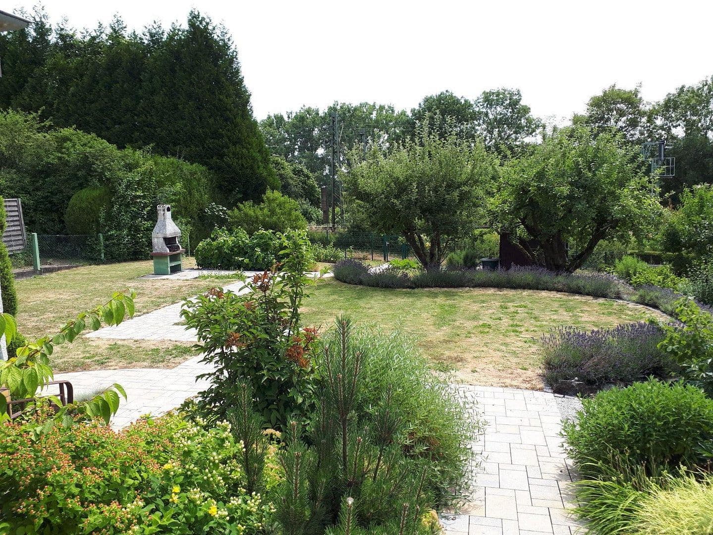 Predaj domu 246 m², pozemek 820 m², Bad Vilbel, Hesensko Predaj domu 246 m², pozemek 820 m², Bad Vilbel, Hesensko