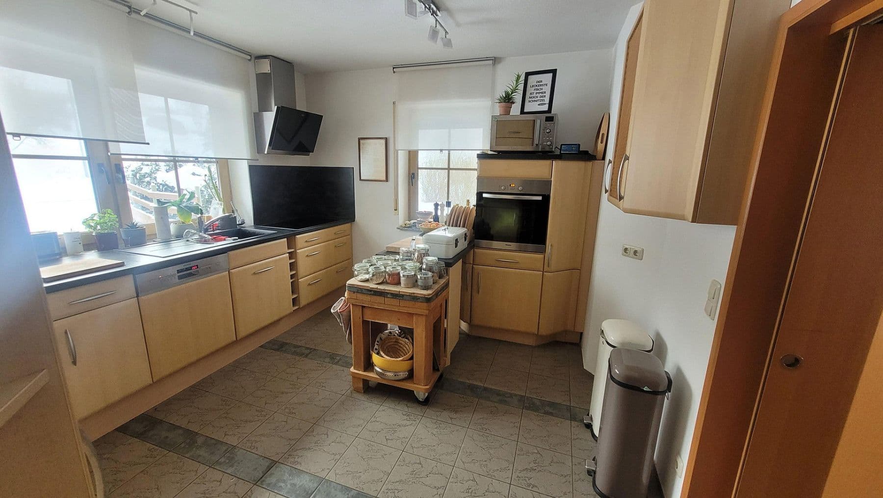 Predaj domu 170 m², pozemek 1.400 m², Burghaun, Hesensko Predaj domu 170 m², pozemek 1.400 m², Burghaun, Hesensko