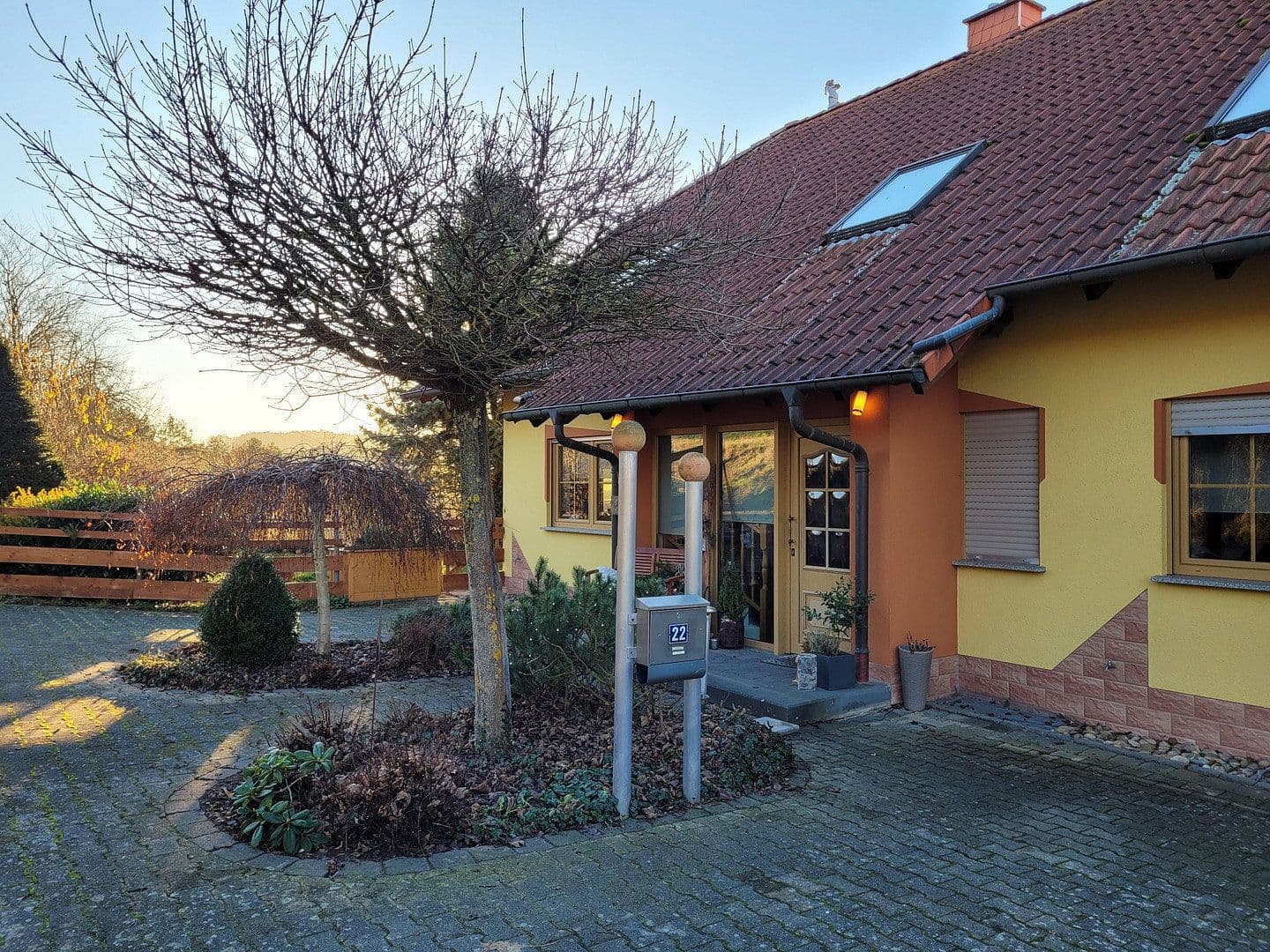 Predaj domu 170 m², pozemek 1.400 m², Burghaun, Hesensko Predaj domu 170 m², pozemek 1.400 m², Burghaun, Hesensko