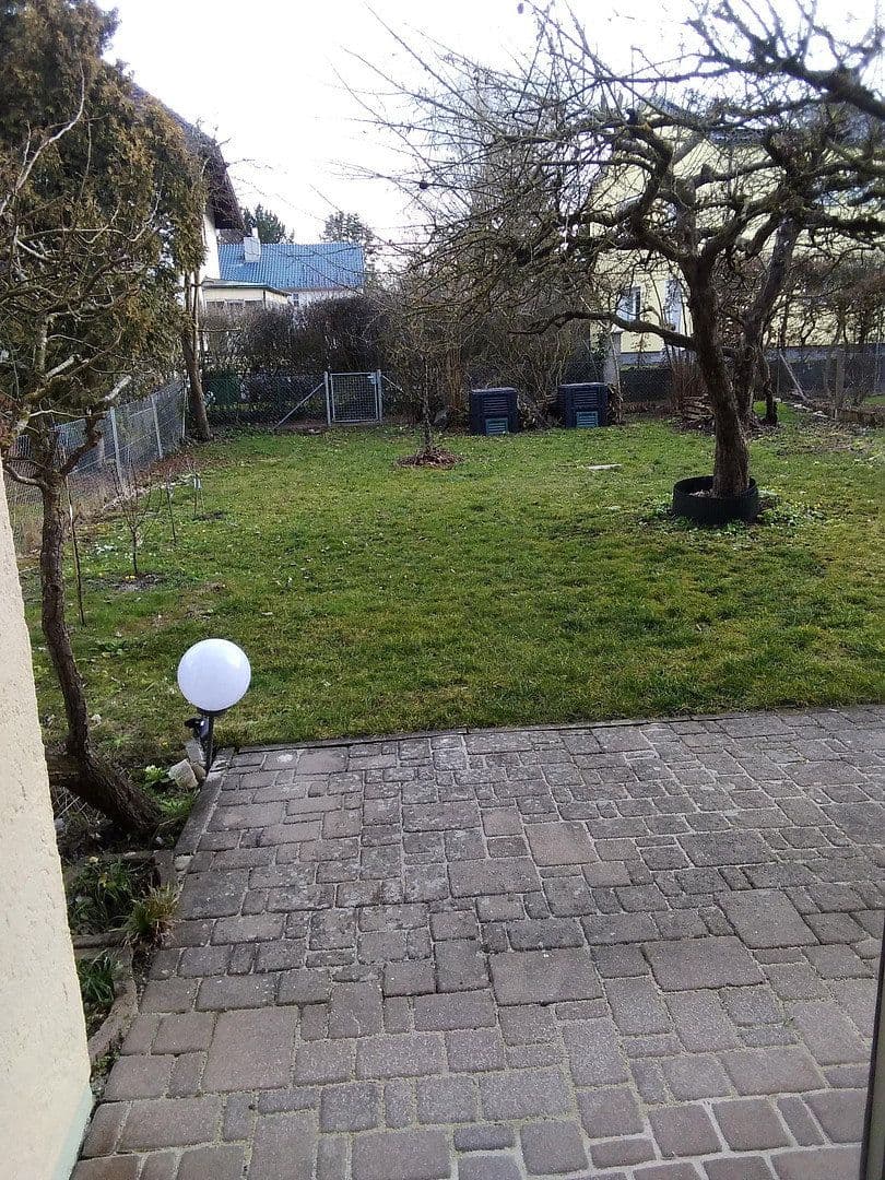 Prenájom domu 94 m², pozemek 356 m², Ulm, Bádensko-Wurttembersko Prenájom domu 94 m², pozemek 356 m², Ulm, Bádensko-Wurttembersko