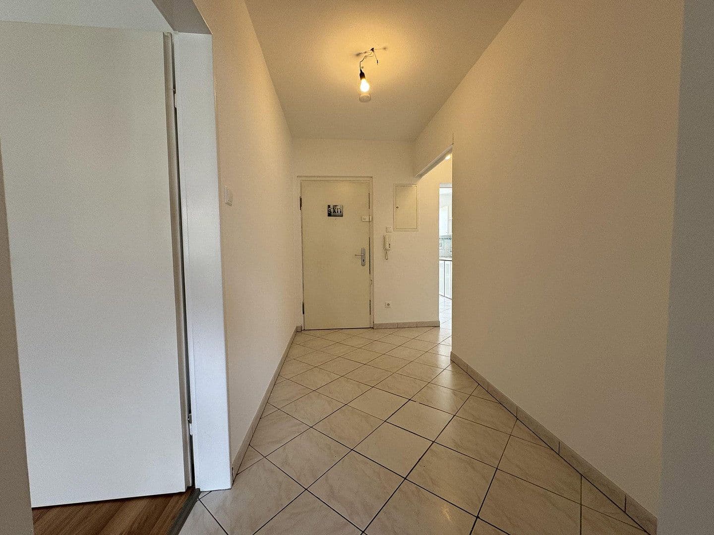 Prenájom bytu 2-izbový 66 m², Berger Straße 100, Frankfurt am Main, Hesensko Prenájom bytu 2-izbový 66 m², Berger Straße 100, Frankfurt am Main, Hesensko