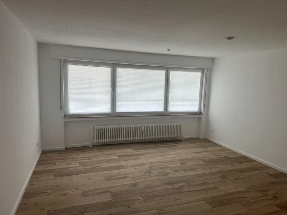 Prenájom bytu 1-izbový 45 m², Kronenstraße 19a, Krefeld, Severné Porýnie - Westfálsko Prenájom bytu 1-izbový 45 m², Kronenstraße 19a, Krefeld, Severné Porýnie - Westfálsko