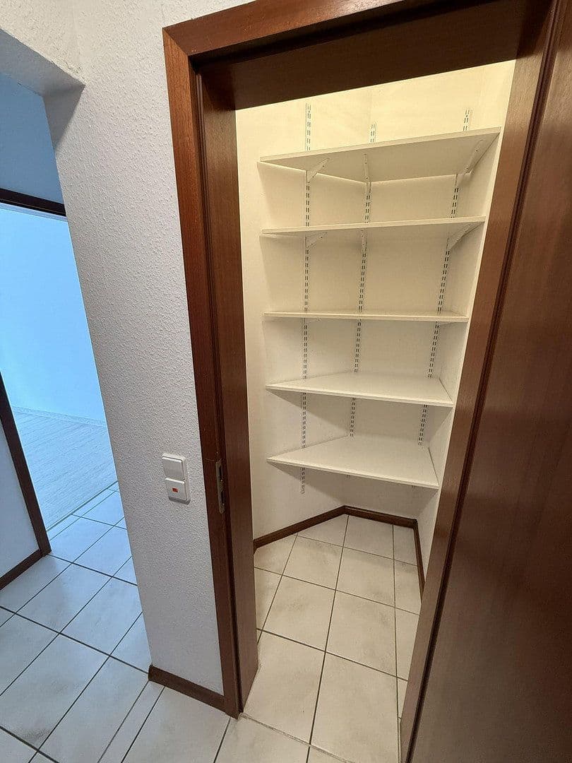 Prenájom bytu 3-izbový 89 m², Schützenstraße 6, Koblenz, Porýnie-Falcko Prenájom bytu 3-izbový 89 m², Schützenstraße 6, Koblenz, Porýnie-Falcko