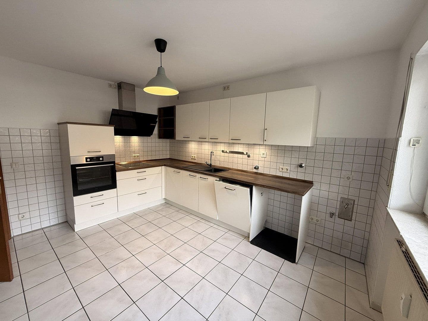 Prenájom bytu 3-izbový 89 m², Schützenstraße 6, Koblenz, Porýnie-Falcko Prenájom bytu 3-izbový 89 m², Schützenstraße 6, Koblenz, Porýnie-Falcko