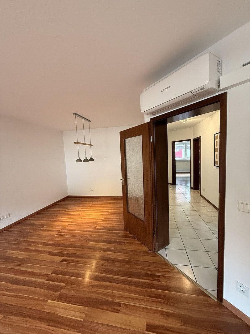 Prenájom bytu 3-izbový 89 m², Schützenstraße 6, Koblenz, Porýnie-Falcko Prenájom bytu 3-izbový 89 m², Schützenstraße 6, Koblenz, Porýnie-Falcko