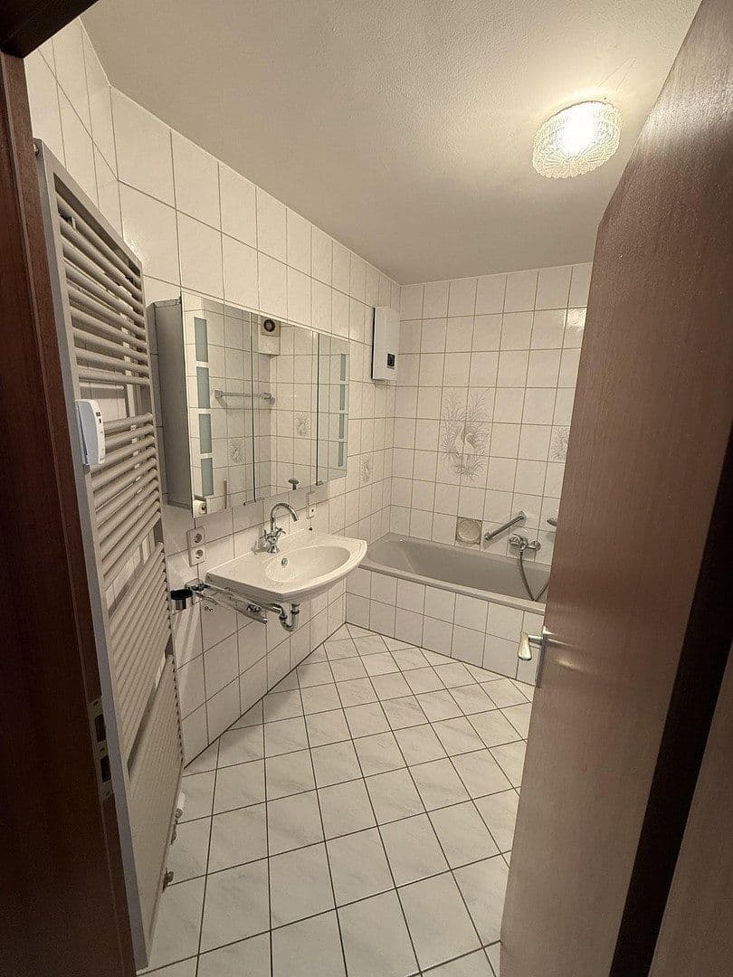 Prenájom bytu 3-izbový 89 m², Schützenstraße 6, Koblenz, Porýnie-Falcko Prenájom bytu 3-izbový 89 m², Schützenstraße 6, Koblenz, Porýnie-Falcko