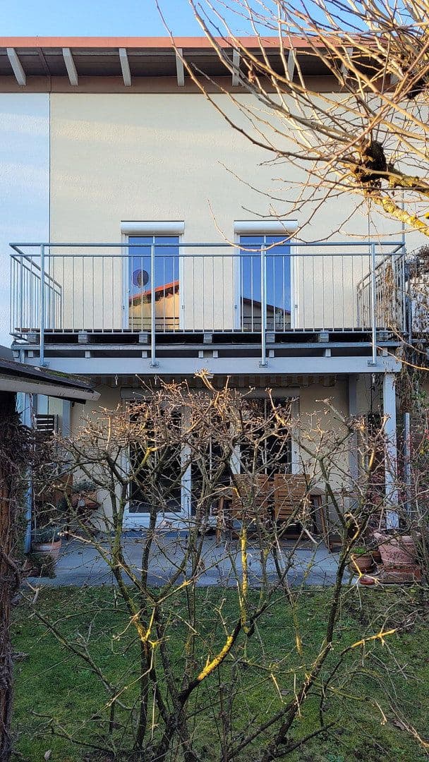 Predaj domu 120 m², pozemek 135 m², Erlangen, Bavorsko Predaj domu 120 m², pozemek 135 m², Erlangen, Bavorsko