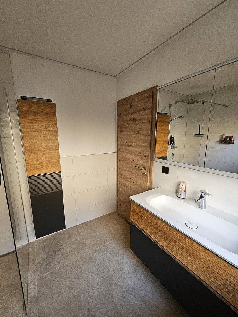 Prenájom bytu 3-izbový 101 m², Haiming, Tirolsko Prenájom bytu 3-izbový 101 m², Haiming, Tirolsko