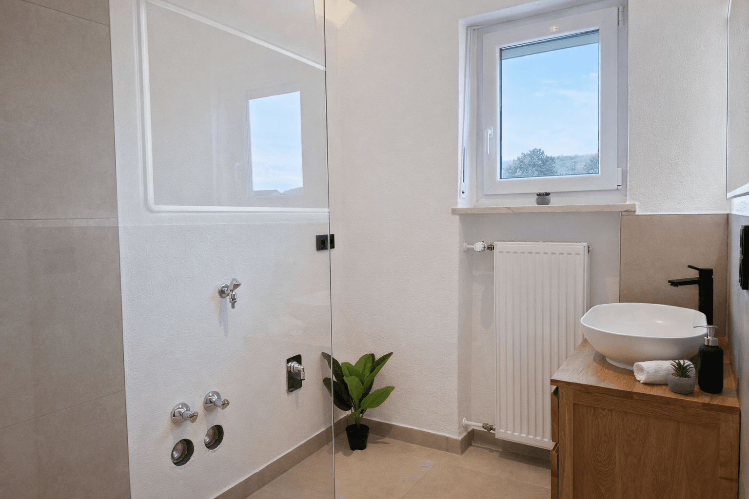 Predaj bytu 3-izbový 84 m², Tegernheim, Bavorsko Predaj bytu 3-izbový 84 m², Tegernheim, Bavorsko