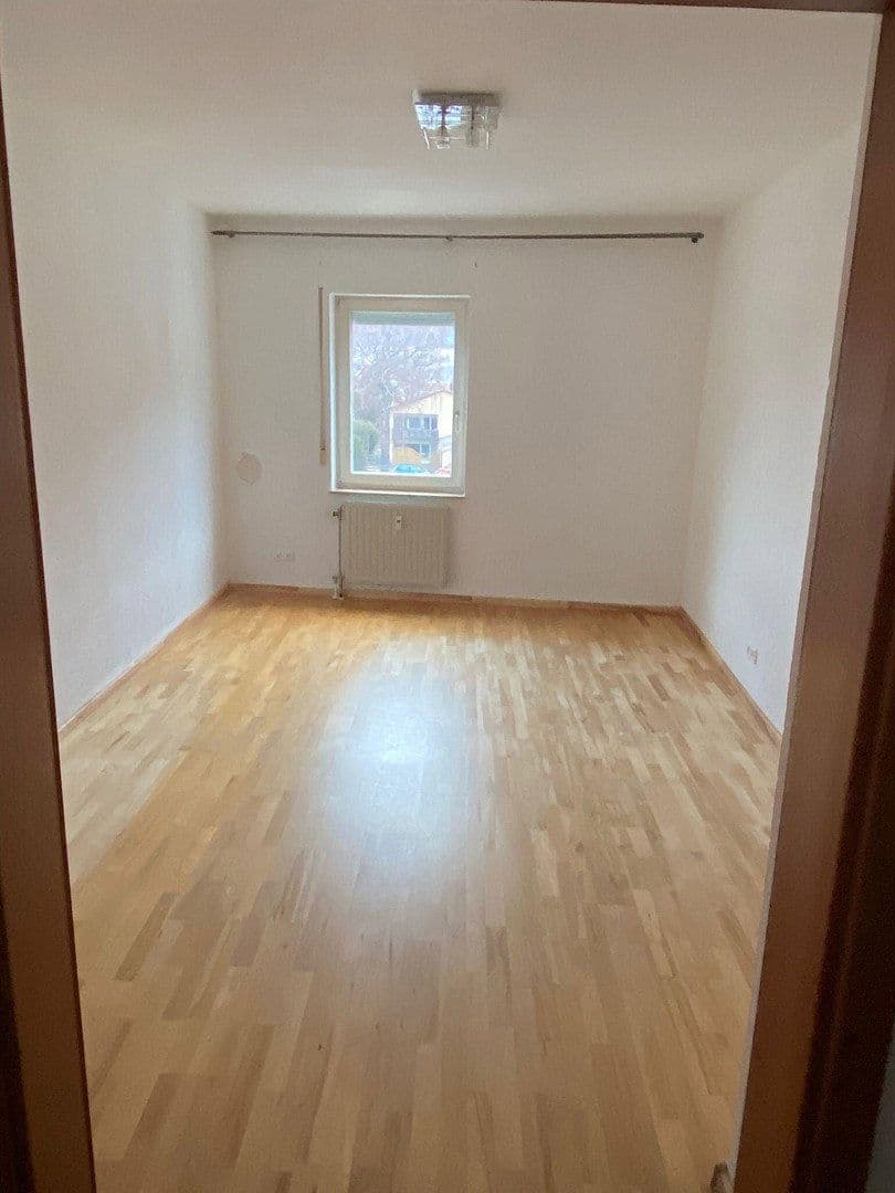 Predaj bytu 4-izbový 110 m², Holzelfingerstraße 13, Lichtenstein, Bádensko-Wurttembersko Predaj bytu 4-izbový 110 m², Holzelfingerstraße 13, Lichtenstein, Bádensko-Wurttembersko