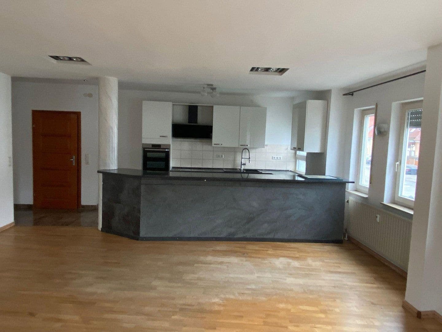 Predaj bytu 4-izbový 110 m², Holzelfingerstraße 13, Lichtenstein, Bádensko-Wurttembersko Predaj bytu 4-izbový 110 m², Holzelfingerstraße 13, Lichtenstein, Bádensko-Wurttembersko