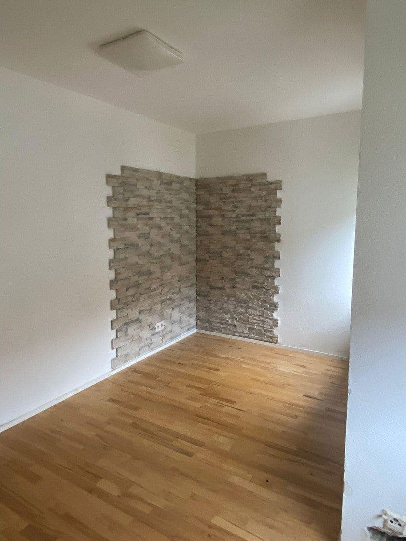 Predaj bytu 4-izbový 110 m², Holzelfingerstraße 13, Lichtenstein, Bádensko-Wurttembersko Predaj bytu 4-izbový 110 m², Holzelfingerstraße 13, Lichtenstein, Bádensko-Wurttembersko