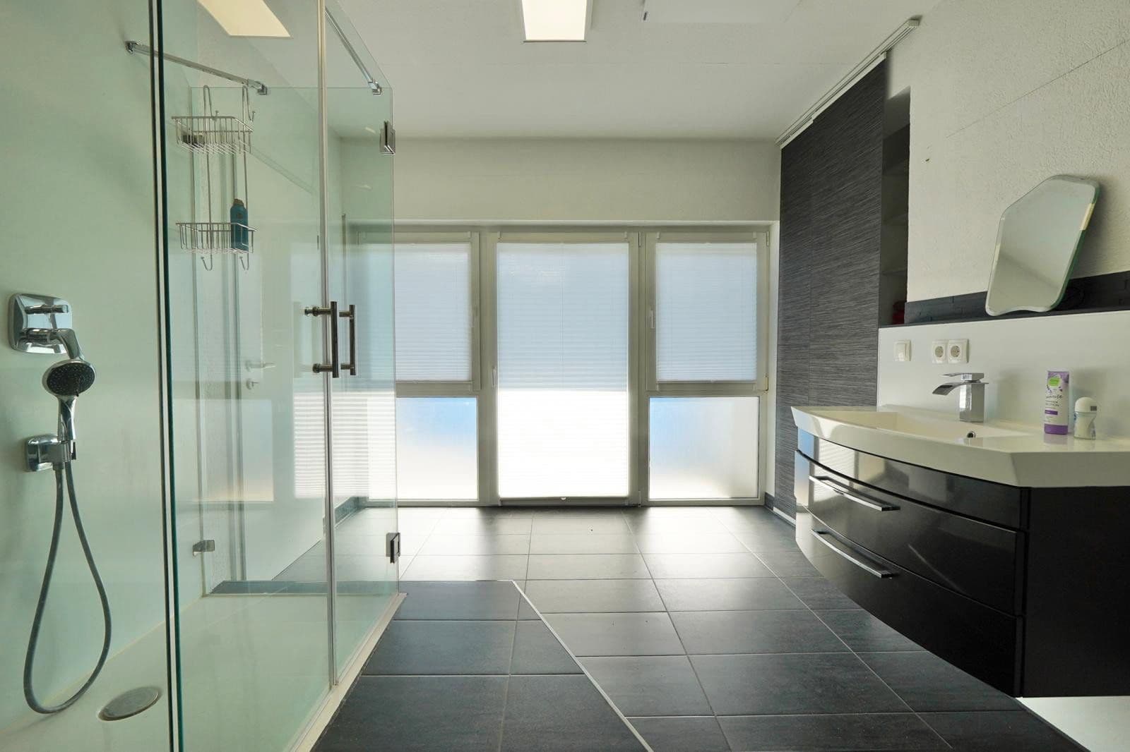 Prenájom domu 128 m², pozemek 516 m², Raunheim, Hesensko Prenájom domu 128 m², pozemek 516 m², Raunheim, Hesensko