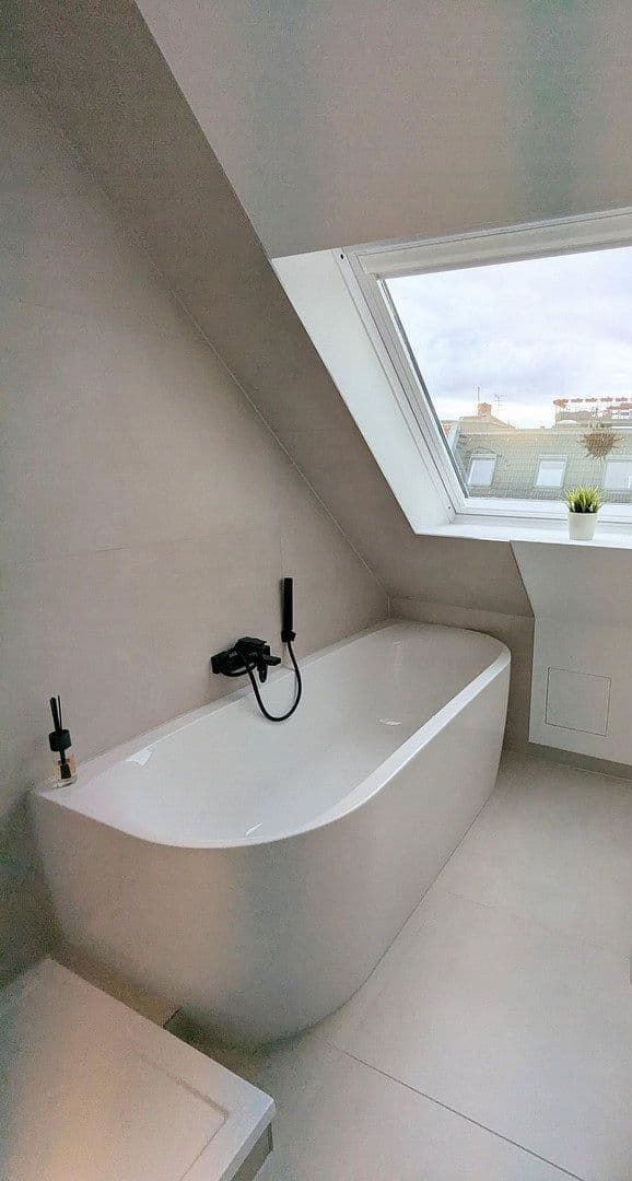 Predaj bytu 4-izbový 124 m², Liselotte-Hermann-Str. 5, Berlin, Berlín Predaj bytu 4-izbový 124 m², Liselotte-Hermann-Str. 5, Berlin, Berlín