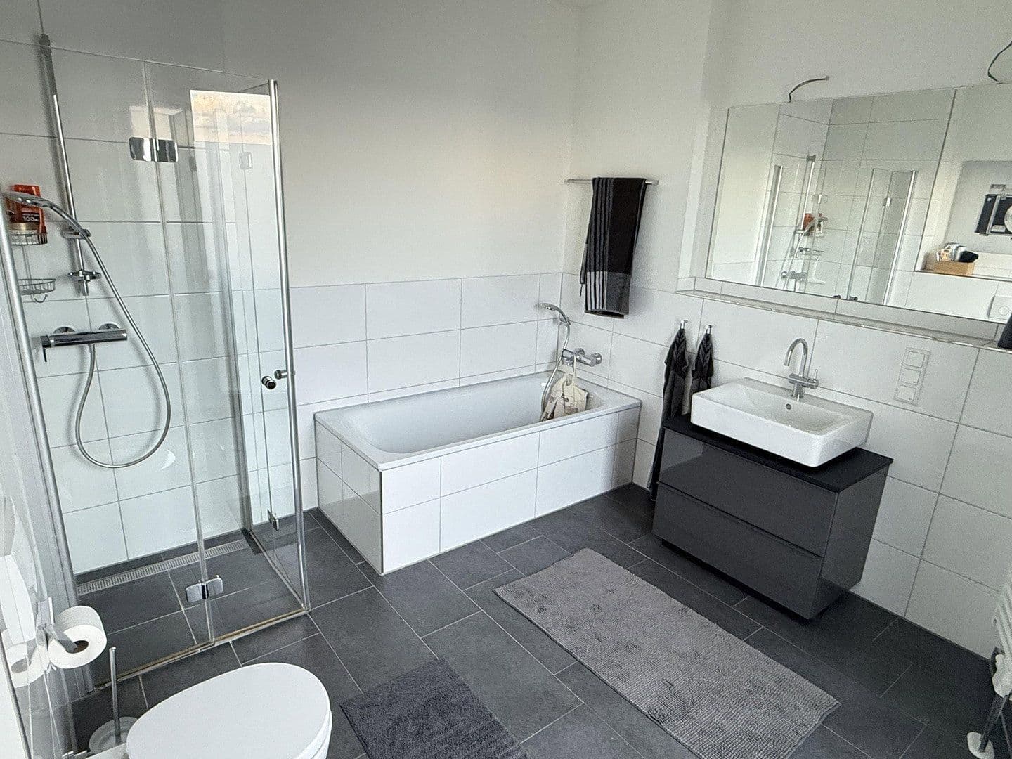 Prenájom bytu 2-izbový 76 m², Hermannshöhe 42a, Bochum, Severné Porýnie - Westfálsko Prenájom bytu 2-izbový 76 m², Hermannshöhe 42a, Bochum, Severné Porýnie - Westfálsko