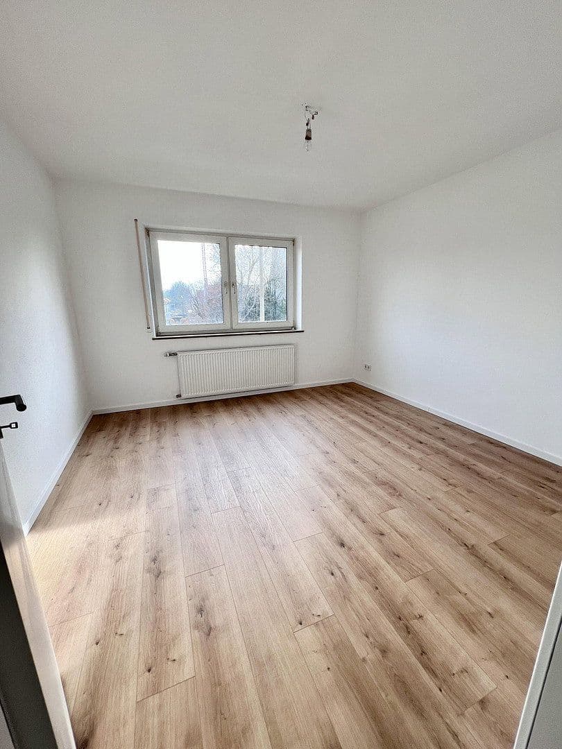Prenájom bytu 3-izbový 78 m², Fürth, Bavorsko Prenájom bytu 3-izbový 78 m², Fürth, Bavorsko