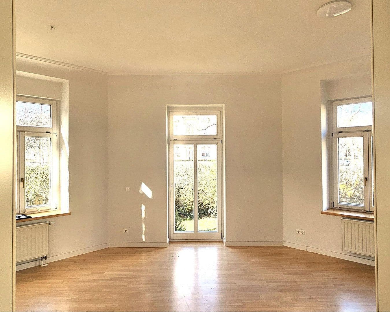 Prenájom bytu 146 m², Dresden, Sasko Prenájom bytu 146 m², Dresden, Sasko
