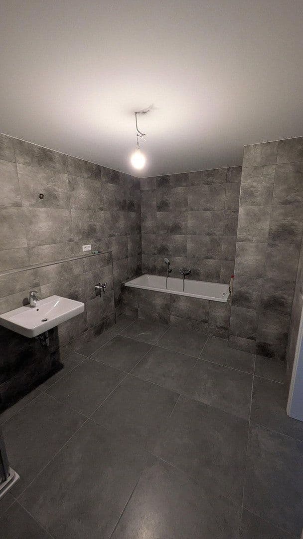 Prenájom bytu 3-izbový 115 m², Gymnasiumstraße 79, Pforzheim, Bádensko-Wurttembersko Prenájom bytu 3-izbový 115 m², Gymnasiumstraße 79, Pforzheim, Bádensko-Wurttembersko