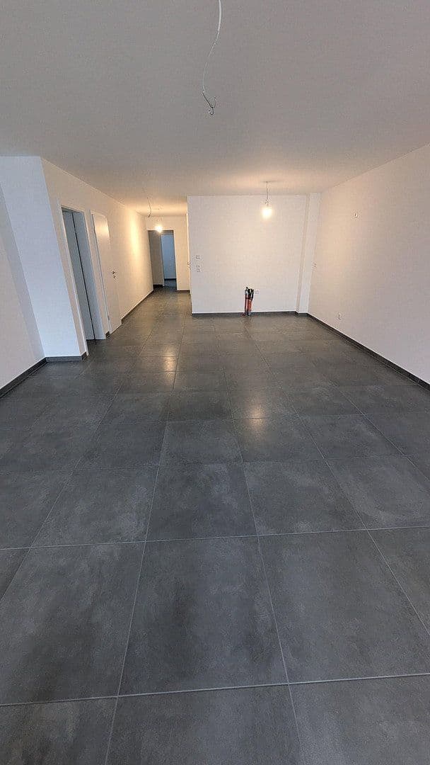 Prenájom bytu 3-izbový 115 m², Gymnasiumstraße 79, Pforzheim, Bádensko-Wurttembersko Prenájom bytu 3-izbový 115 m², Gymnasiumstraße 79, Pforzheim, Bádensko-Wurttembersko
