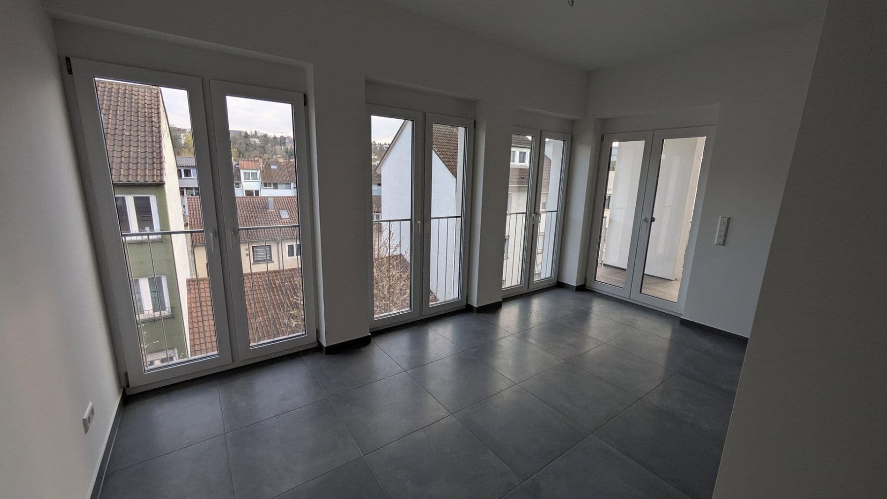 Prenájom bytu 3-izbový 115 m², Gymnasiumstraße 79, Pforzheim, Bádensko-Wurttembersko Prenájom bytu 3-izbový 115 m², Gymnasiumstraße 79, Pforzheim, Bádensko-Wurttembersko