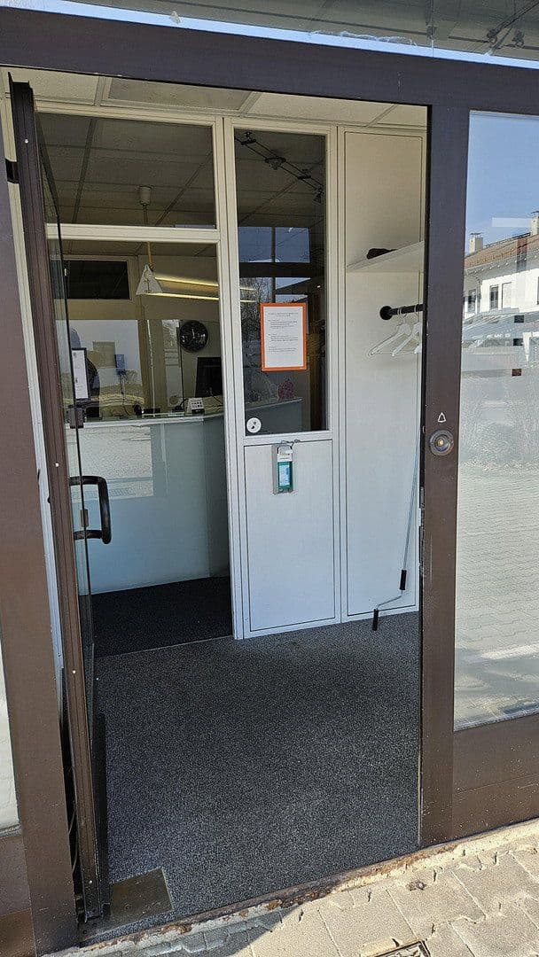 Prenájom kancelárie 137 m², Sepp-Straßberger-Str. 18, Kolbermoor, Bavorsko Prenájom kancelárie 137 m², Sepp-Straßberger-Str. 18, Kolbermoor, Bavorsko