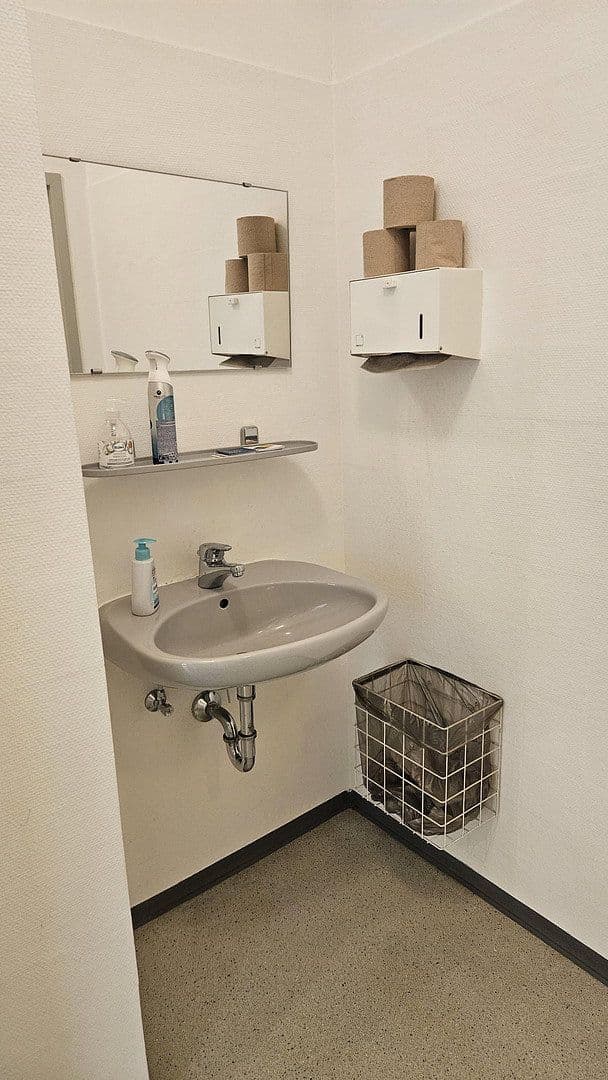 Prenájom kancelárie 137 m², Sepp-Straßberger-Str. 18, Kolbermoor, Bavorsko Prenájom kancelárie 137 m², Sepp-Straßberger-Str. 18, Kolbermoor, Bavorsko