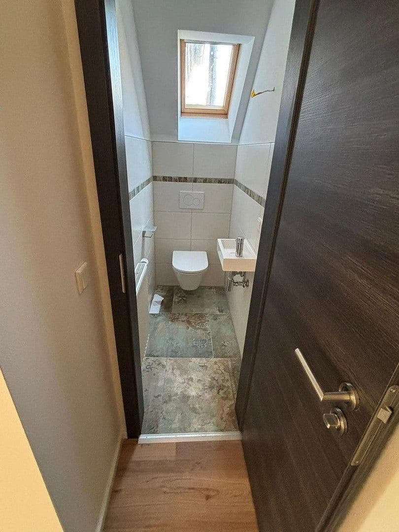 Prenájom bytu 3-izbový 77 m², Wiesbaden, Hesensko Prenájom bytu 3-izbový 77 m², Wiesbaden, Hesensko