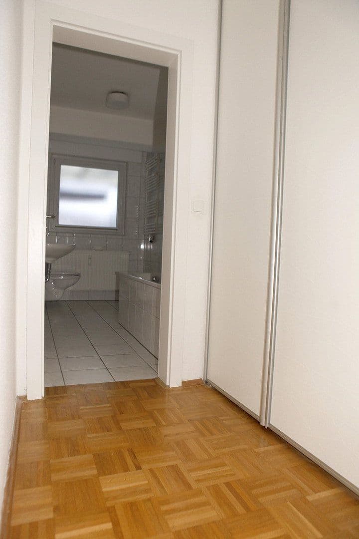 Prenájom bytu 3-izbový 105 m², Franzstr. 13, Gladbeck, Severné Porýnie - Westfálsko Prenájom bytu 3-izbový 105 m², Franzstr. 13, Gladbeck, Severné Porýnie - Westfálsko