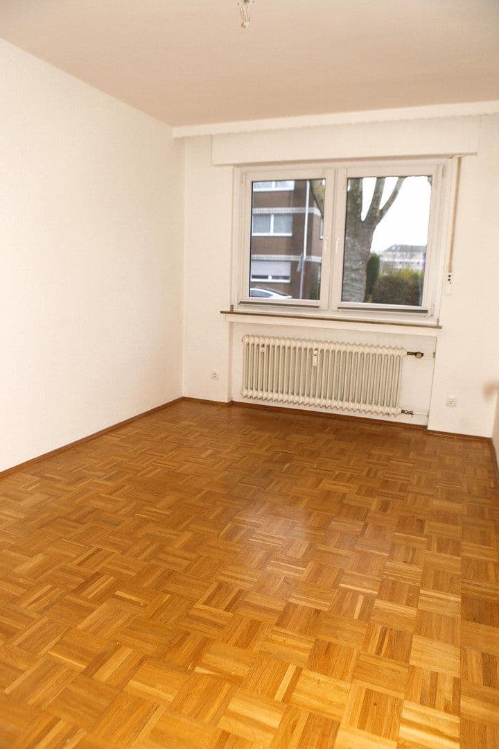 Prenájom bytu 3-izbový 105 m², Franzstr. 13, Gladbeck, Severné Porýnie - Westfálsko Prenájom bytu 3-izbový 105 m², Franzstr. 13, Gladbeck, Severné Porýnie - Westfálsko