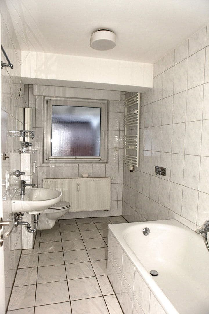 Prenájom bytu 3-izbový 105 m², Franzstr. 13, Gladbeck, Severné Porýnie - Westfálsko Prenájom bytu 3-izbový 105 m², Franzstr. 13, Gladbeck, Severné Porýnie - Westfálsko