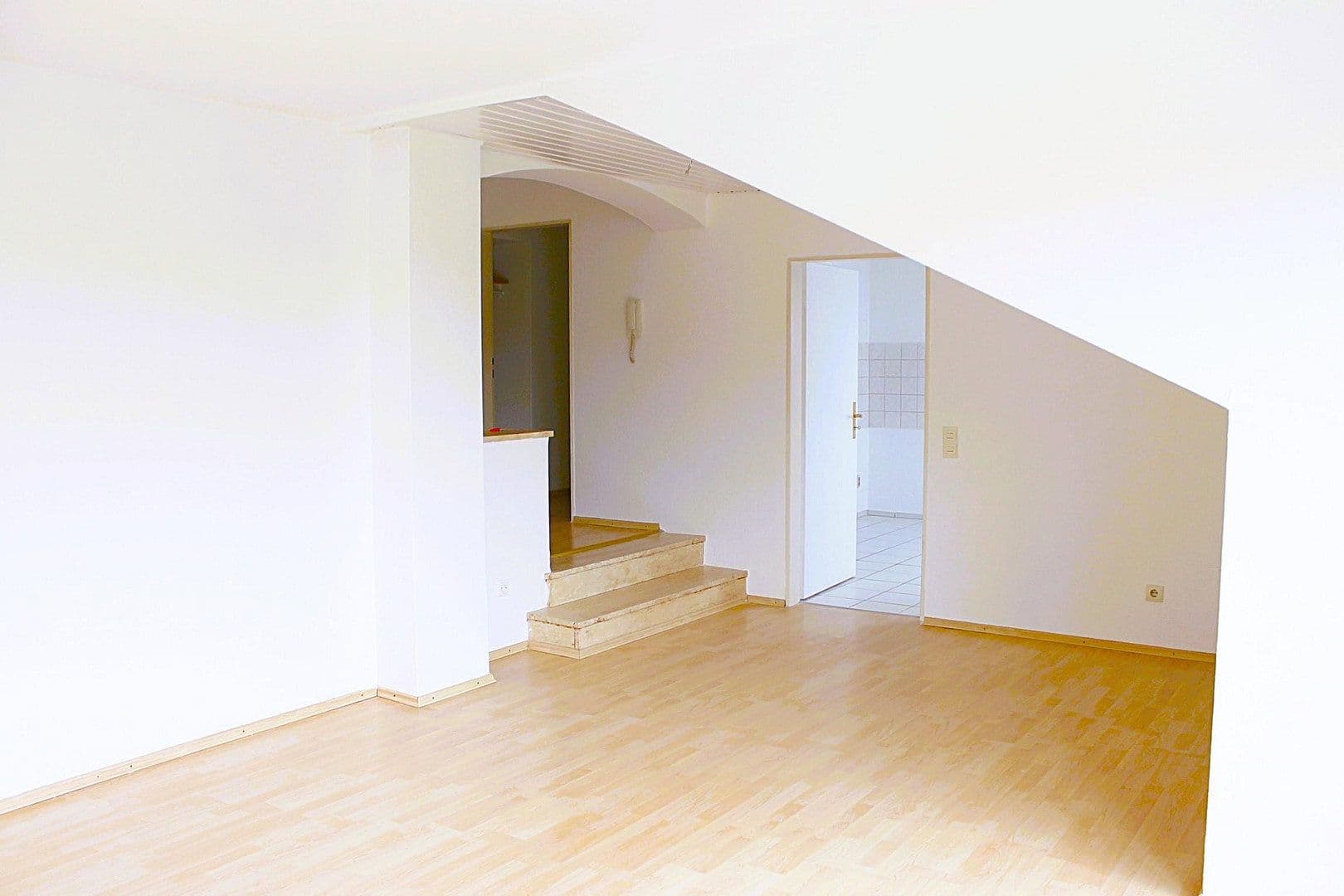 Predaj domu 300 m², pozemek 652 m², Dietzenbach, Hesensko Predaj domu 300 m², pozemek 652 m², Dietzenbach, Hesensko