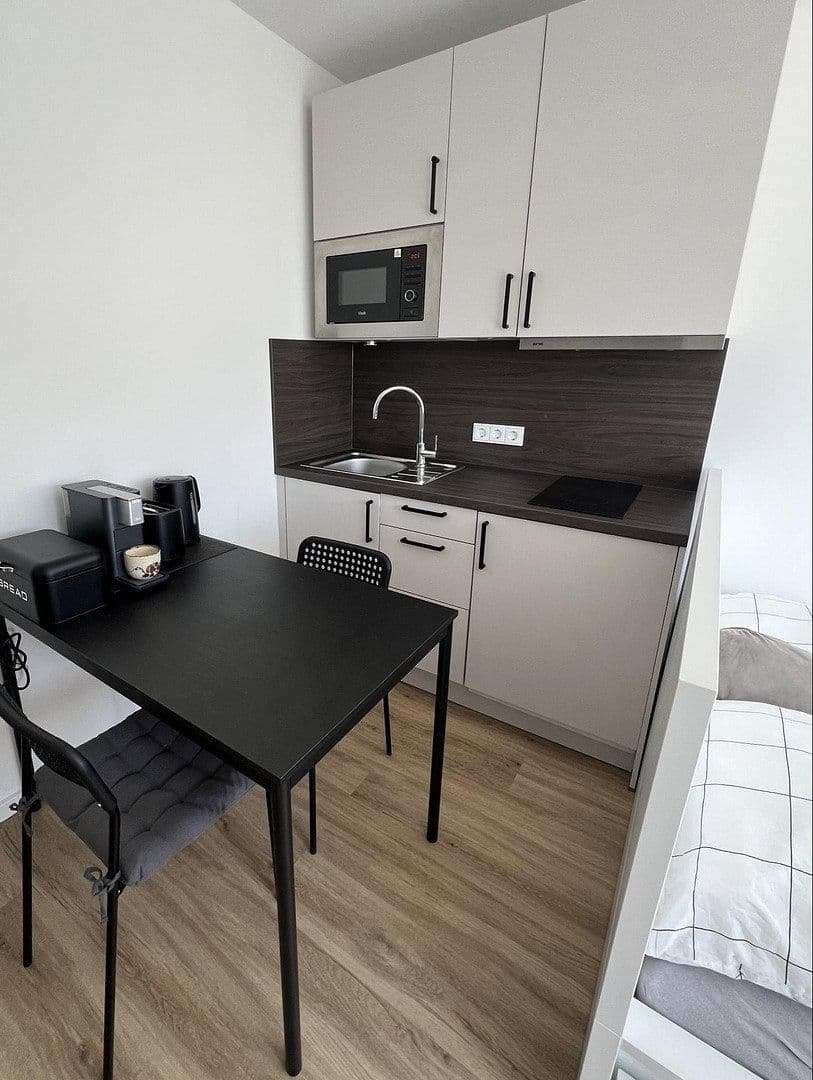 Prenájom bytu 1-izbový 17 m², München, Bavorsko Prenájom bytu 1-izbový 17 m², München, Bavorsko