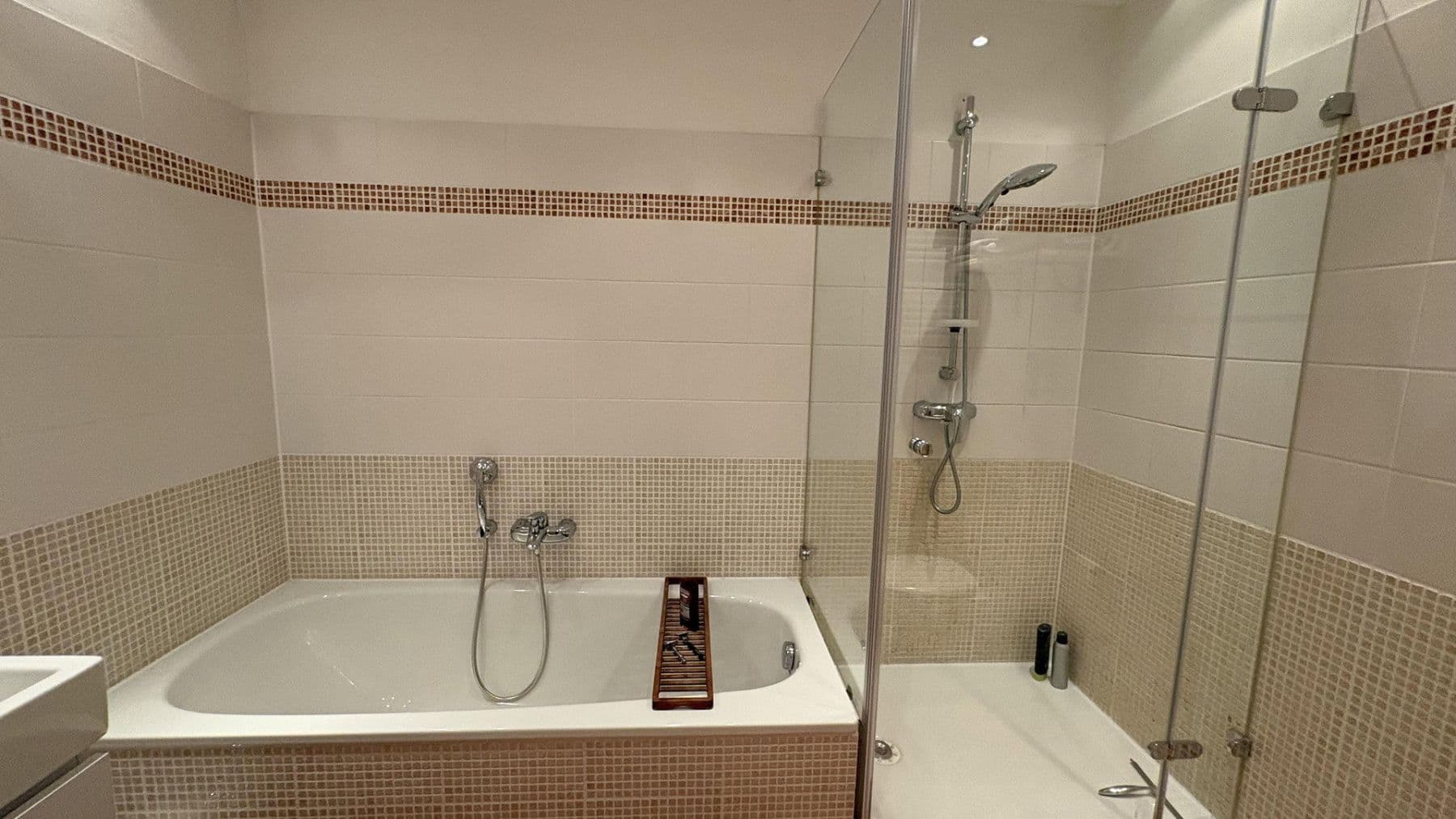 Predaj domu 177 m², pozemek 501 m², Hamburg, Hamburg Predaj domu 177 m², pozemek 501 m², Hamburg, Hamburg