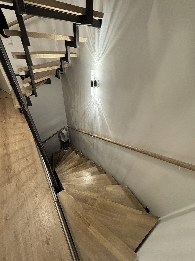 Predaj domu 142 m², pozemek 179 m², Alleestraße 85, Flörsheim, Hesensko Predaj domu 142 m², pozemek 179 m², Alleestraße 85, Flörsheim, Hesensko